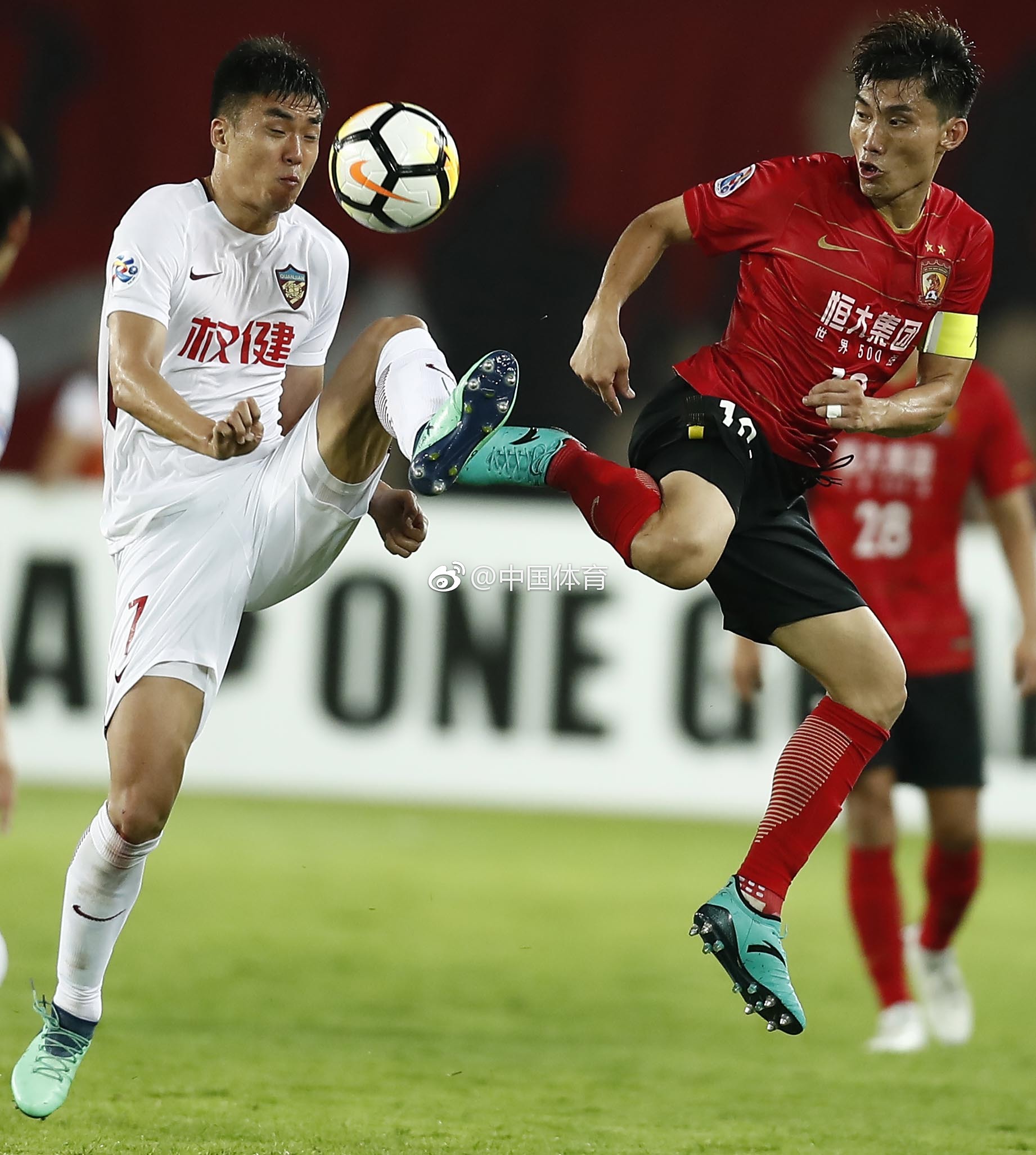 广州恒大客场战平天津天海，保持追赶势头的简单介绍