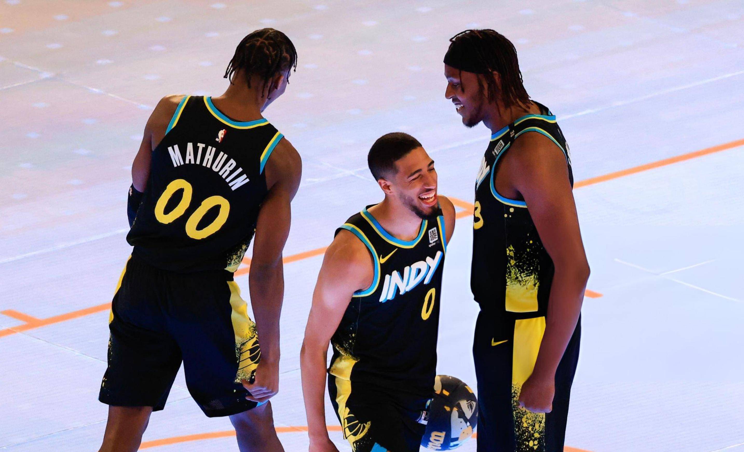 九游官方登录入口-美国队取胜国际队，全明星展开预演