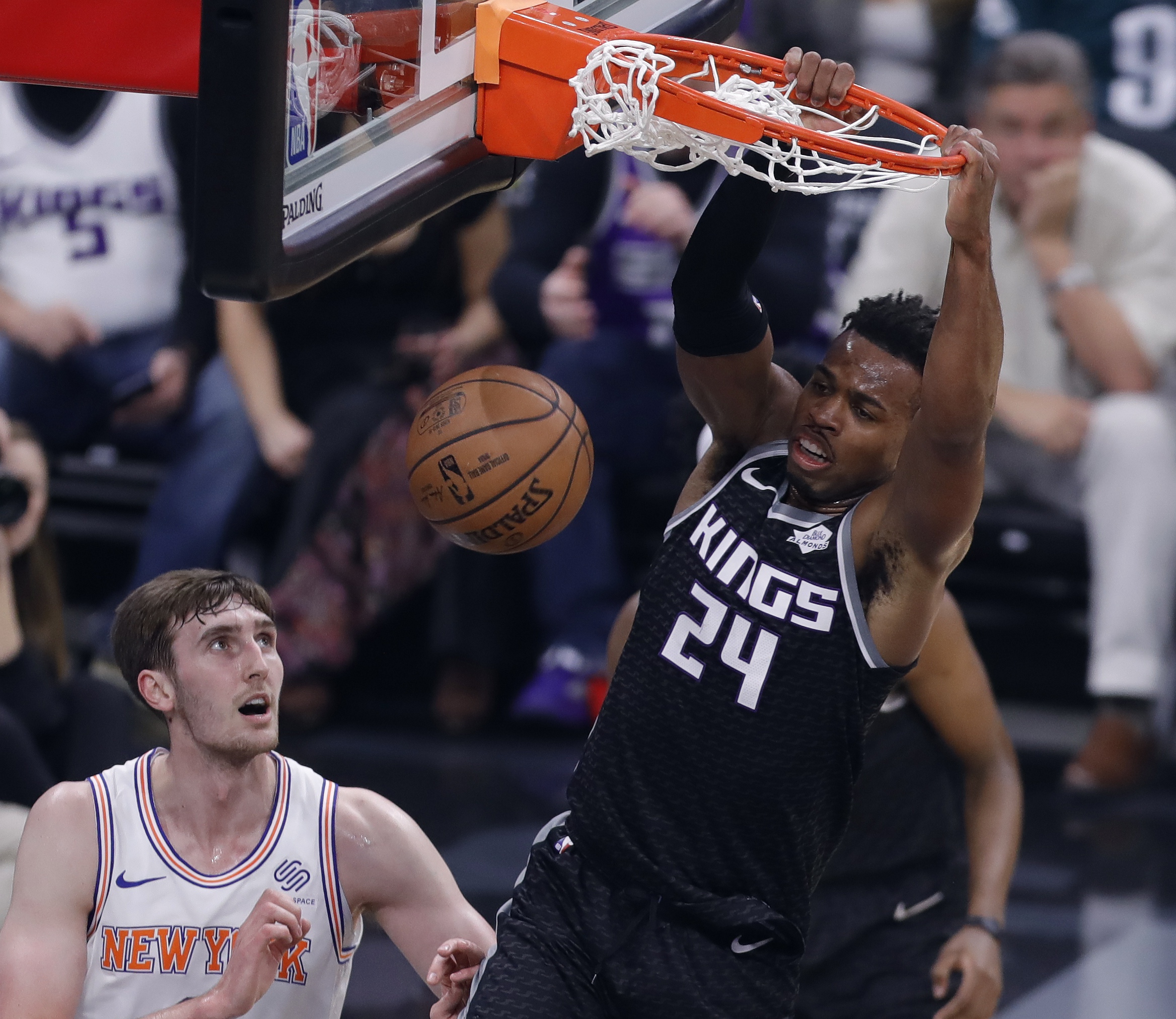 九游登录-鹈鹕队主场大胜，尼克斯整体表现一般的简单介绍